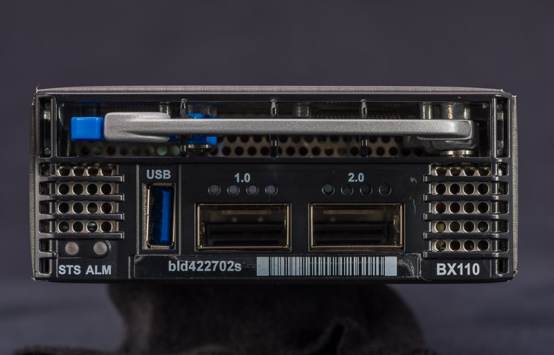 20226 f5 Networks CX410 Lemans Front   0759