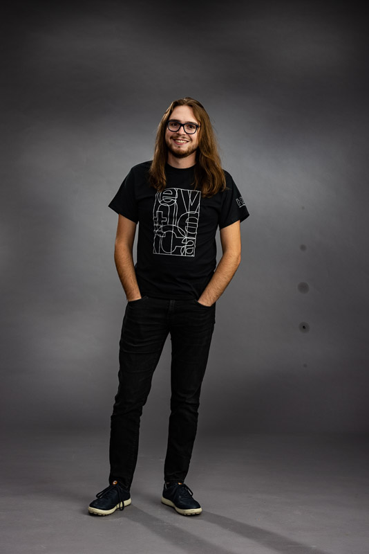 22367 Antoni Carlson 001