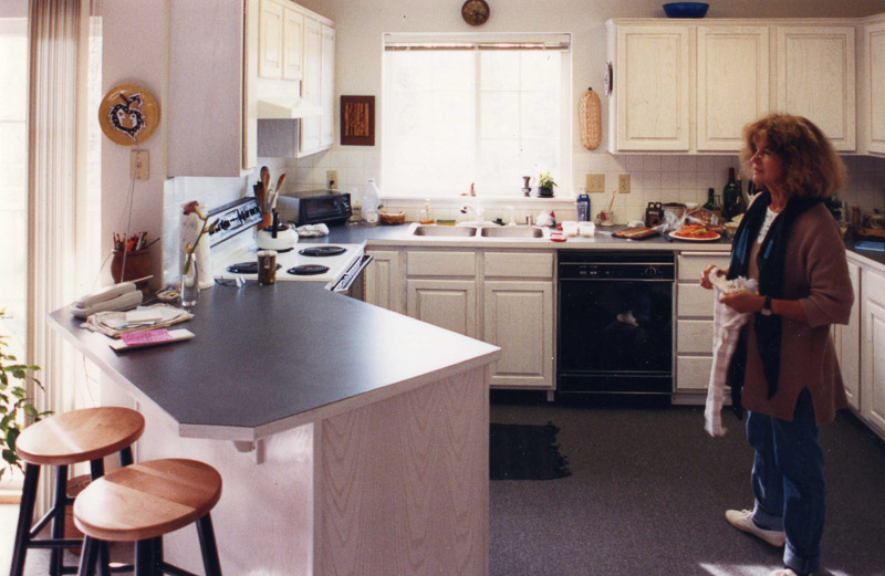 1993-0002 Spokane Pierrettes kitchen in new home