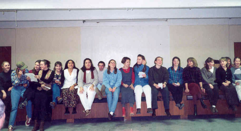 1994 Spokane Whitworth Pierrette au mileu de etudients 3306